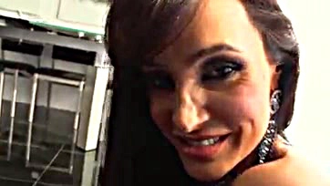 Lisa Ann's hot milf pussy gets brutally fucked