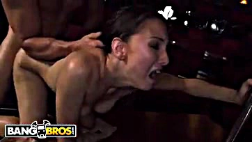 Alexis Rodriguez twerks her massive ass on pole