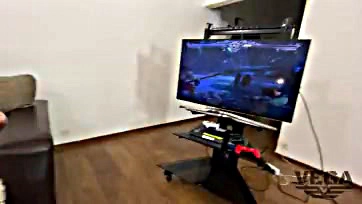 Step sister gamer girl gets cummed while playing