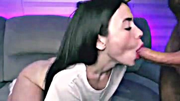 Deepthroat sex with messy lipstick and no hands