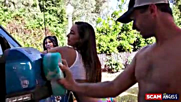 Fake bimbos Gina and Karlee get neighbors' cash