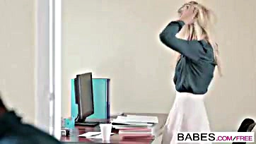 Kiara Lord seduces boss in office affair