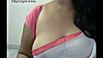 Sexy Indian cam girls show big tits and breasts