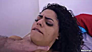 Pauzão Cabeçudo stretches tight wife's pussy for hot porn star