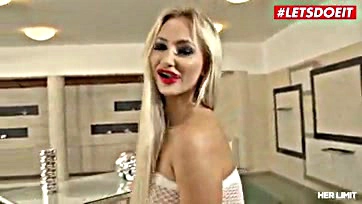 Lara Onyx's blonde bimbo ass gets extreme fucking