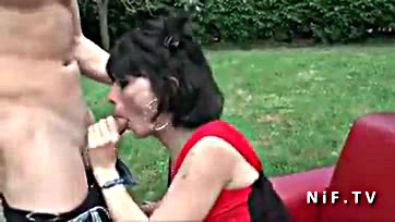 Old French woman gets anally pounded outdoors