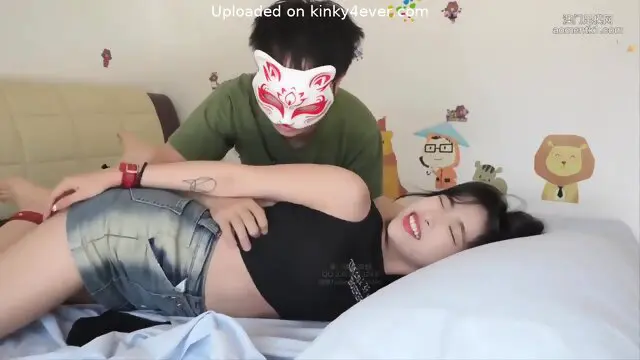 19 Years Old Chinese Model Is So Ticklish！