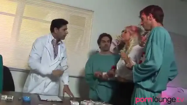 Secretary babe gets dped by patients