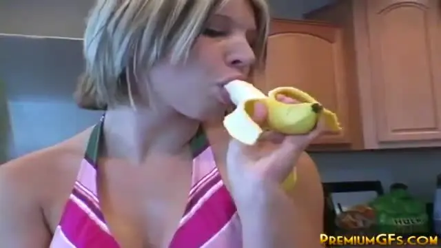 Teen banana blowjob tease