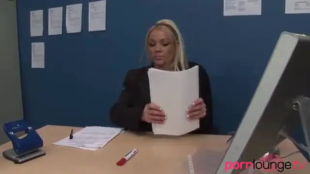 Eaten out euro blonde fucks colleague