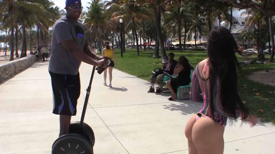 Latina Flasher on Miami Beach