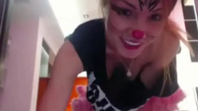 Slim girl cute kitty dance