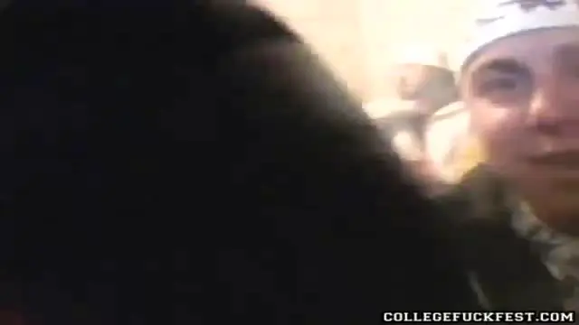 College teen sucks cock at amateur frat party