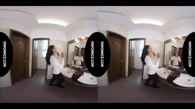 VR - Meeting in bathroom