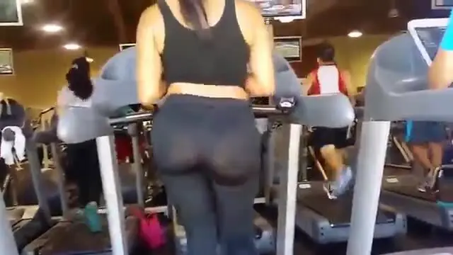 Great gym ass recorded by voyeur 