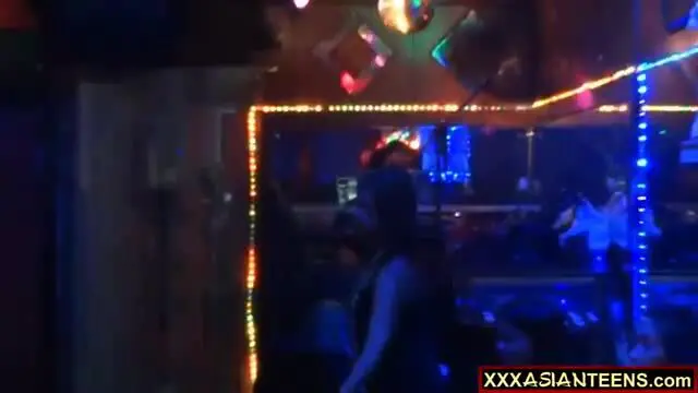 Asian amateur teen picked up in a bar and taken to a hotel