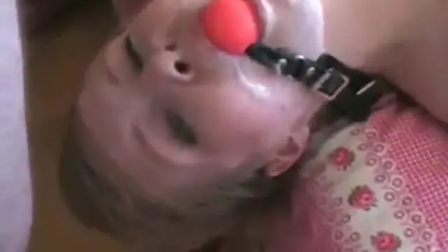 Amateur anal for the gagged blonde