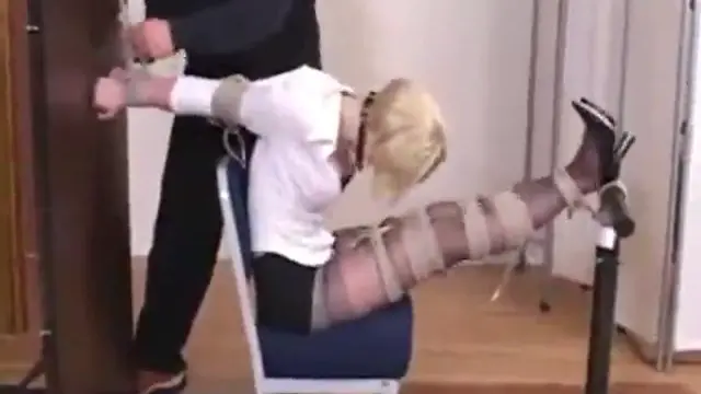 Preparing the blonde for bondage sex