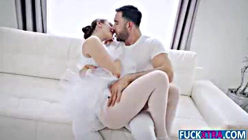 Fucking ballerina gets private ballet lesson from teacher