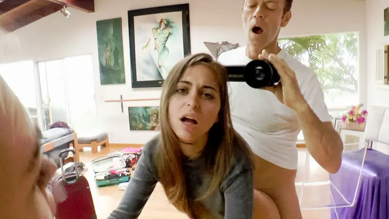 Riley chupando o caralho grosso de Rocco Siffredi