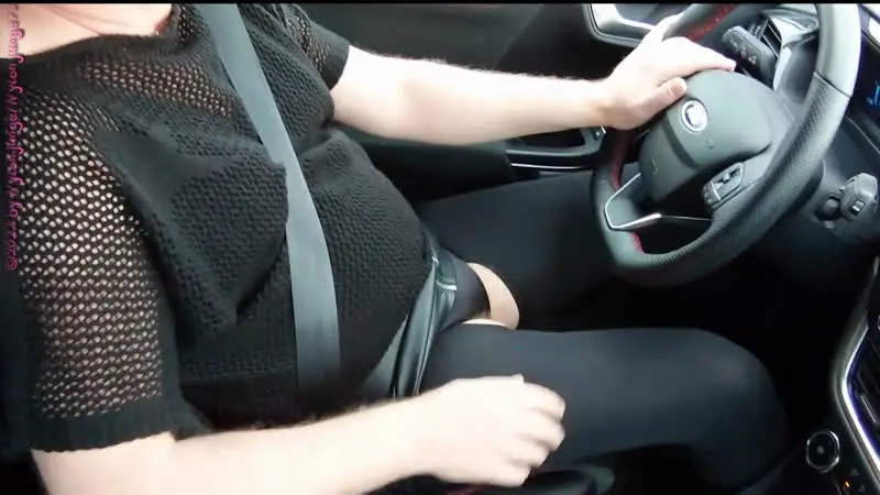 Sexy Frivol im Auto 1 ** Crossdresser **