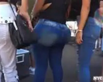 Recording an impressive ass