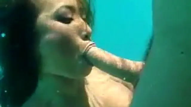 An amazing subaquatic blowjob