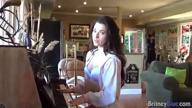 Britney Blue Play Piano and Masturbates