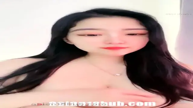 Chinese Live Girl 超美爆乳尤物这奶子真劲爆正点巨乳满屏都是白花花的嫩肉好想舔一舔