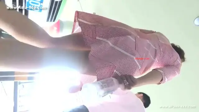 peeping chinese amateur upskirt.71