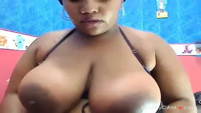 Hot Busty Black Slut Plays On Cam