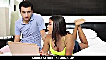 Stepbro teaches sis while ogling her bod