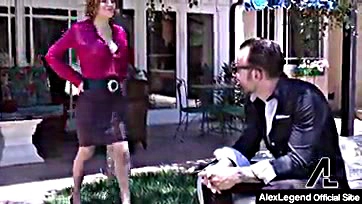 Alex legend bangs realtor Krissy in the backyard