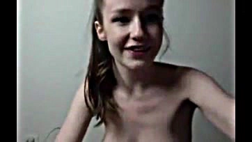 Emily Bloom's explicit solo cam show gets raunchy