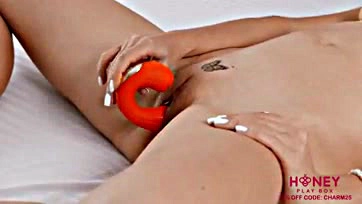 Blonde's intense orgasm review: vibrator and clit licker combo