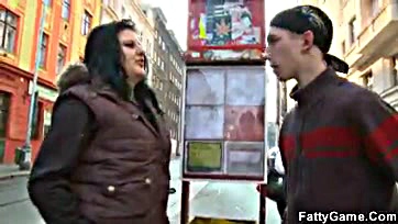 Sexy BBW hooks up with random dude on street