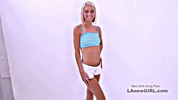 Blonde model auditions with explicit oral and vaginal sex