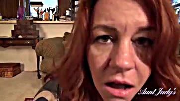 A Texas auntie sucks cock in virtual POV