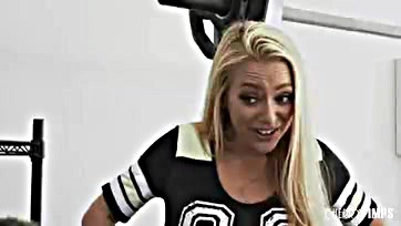 A blonde cheerleader seduces a quarterback with her shaved pussy