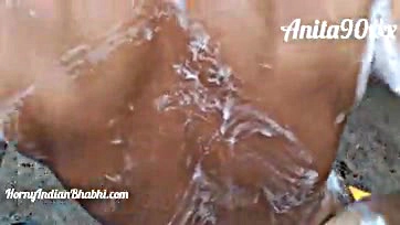 Indian auntie's bath scene made me cum wildly