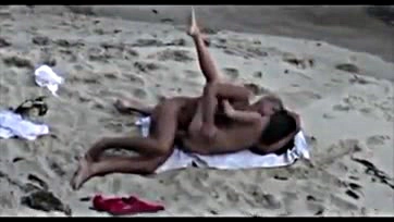 Sister cheats on boyfriend at public beach, gets fucked