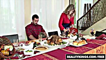 Mom's Thanksgiving booty gets ravaged by horny teen