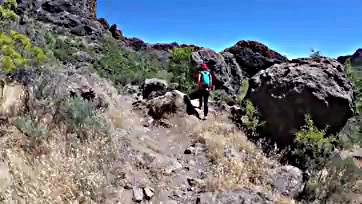 Girl pees publicly on mountain, no shame