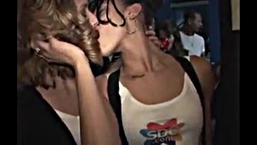 Lesbian cums while fingering black pussy