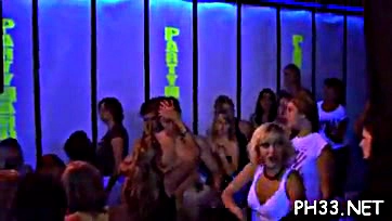 Blondes offer tons of oral sex at night clubs